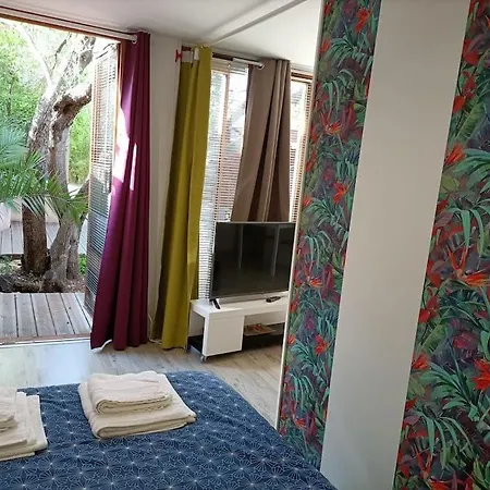 Studio Jacuzzi Prive A 8 Min A Pied De La Plage *