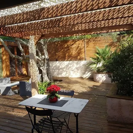شقة Studio Jacuzzi Prive A 8 Min A Pied De La Plage لا سيوتا